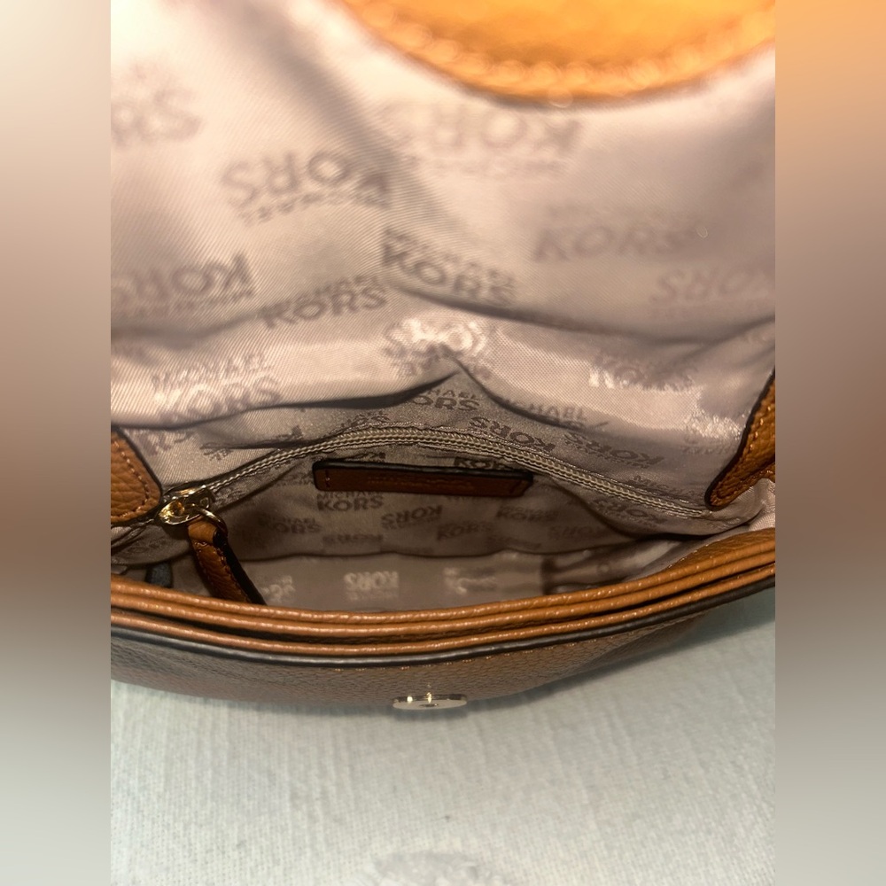 never used Michael Kors Brown Leather Handbag - Picture 5 of 10